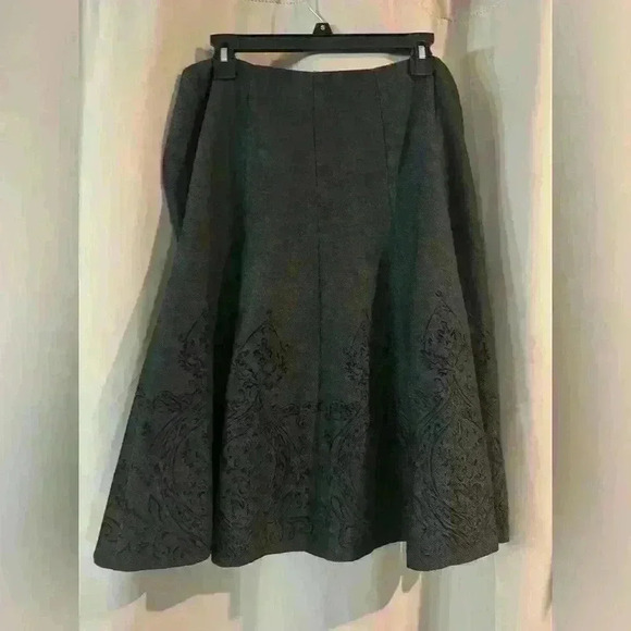 Women’s Gray Covington Skirt - Picture 1 of 6